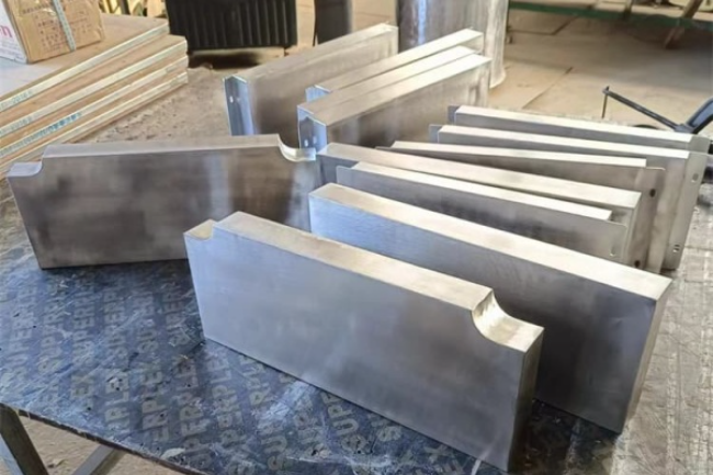 自贡不锈钢包铅件